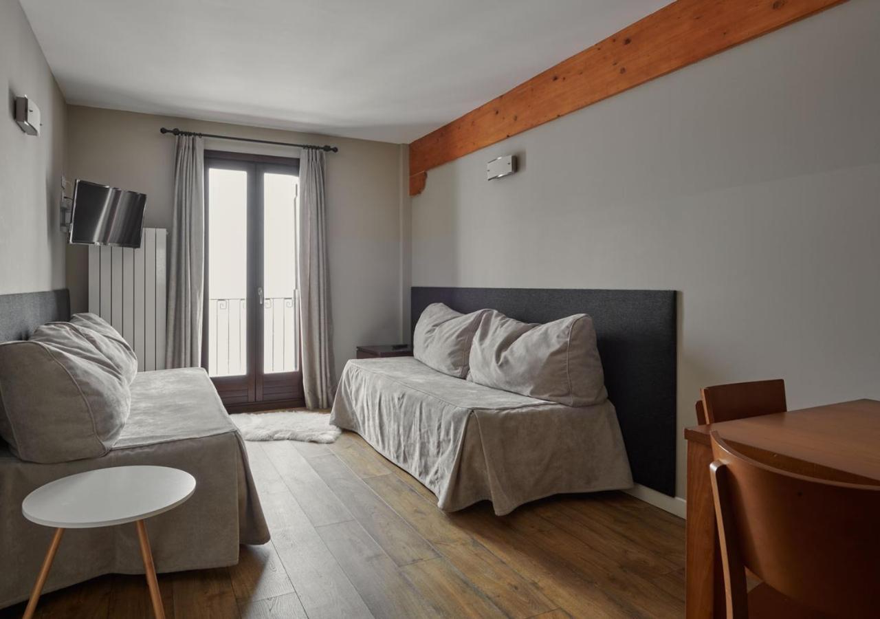 Apartahotel Tres Quinones Sallent de Gállego Exteriör bild