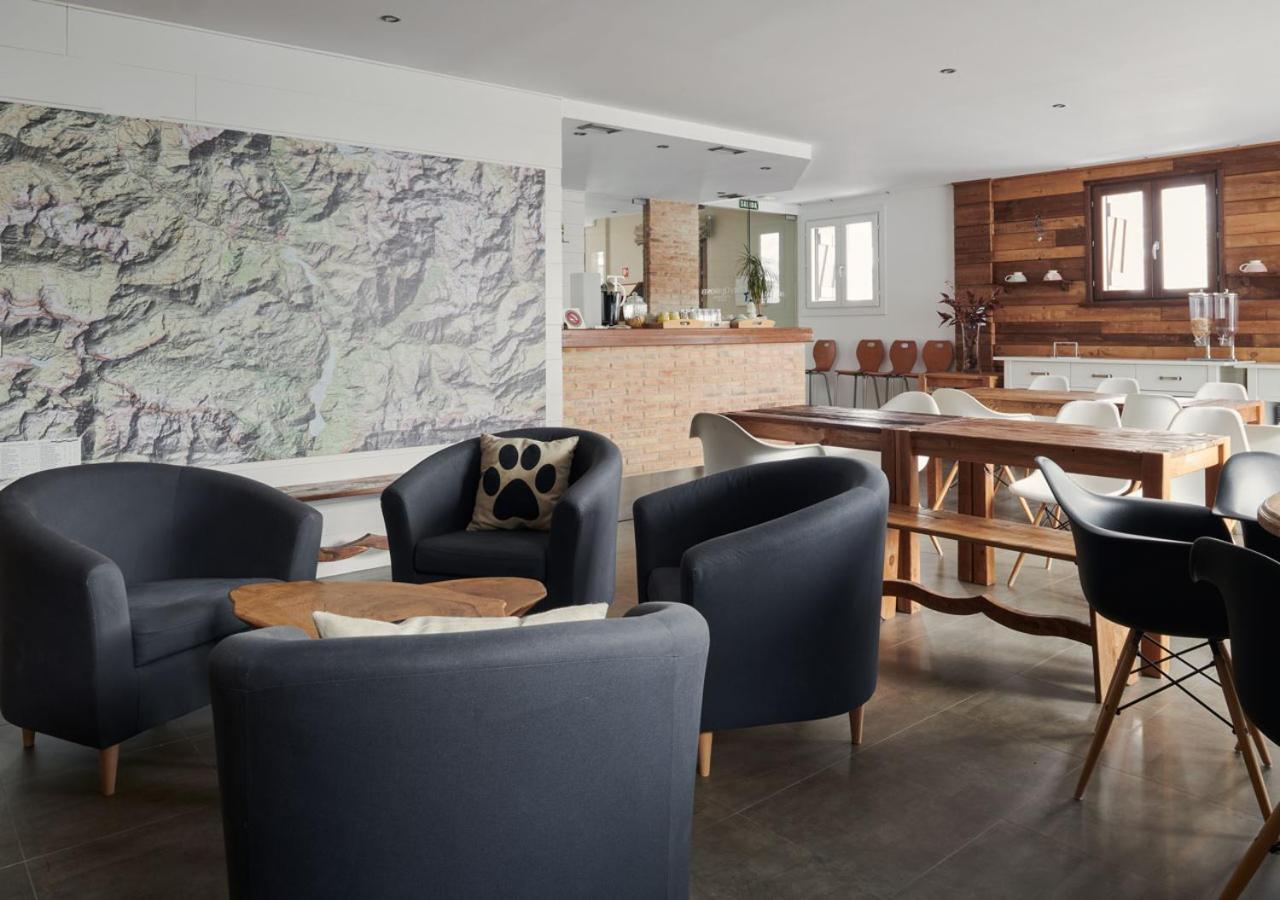 Apartahotel Tres Quinones Sallent de Gállego Exteriör bild