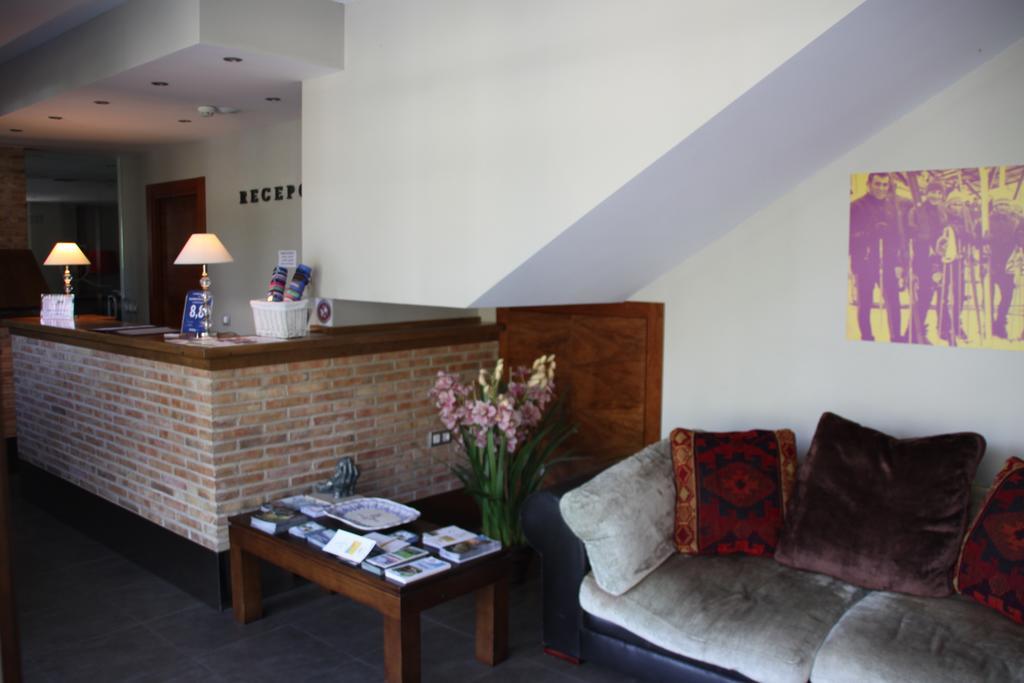Apartahotel Tres Quinones Sallent de Gállego Exteriör bild