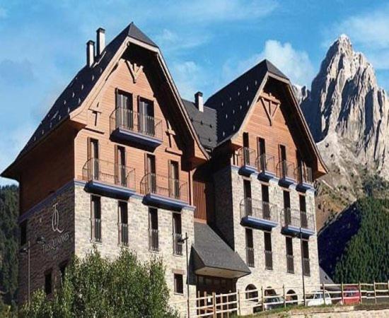 Apartahotel Tres Quinones Sallent de Gállego Exteriör bild