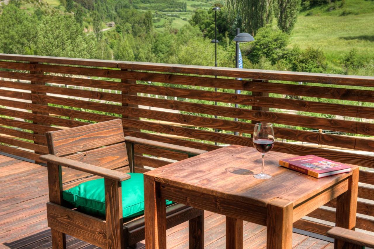 Apartahotel Tres Quinones Sallent de Gállego Exteriör bild