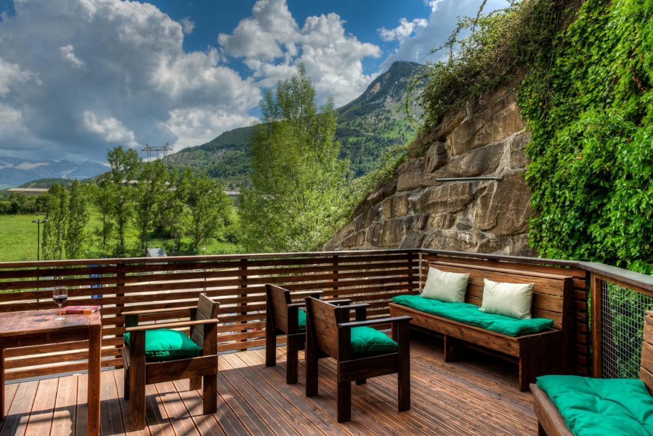 Apartahotel Tres Quinones Sallent de Gállego Exteriör bild